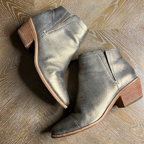 Shoes - JOIE Gold Leather Booties 36.5